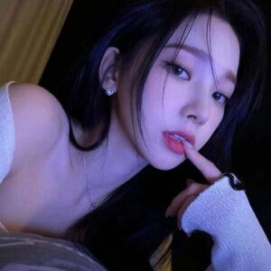Profile photo of saralawrence